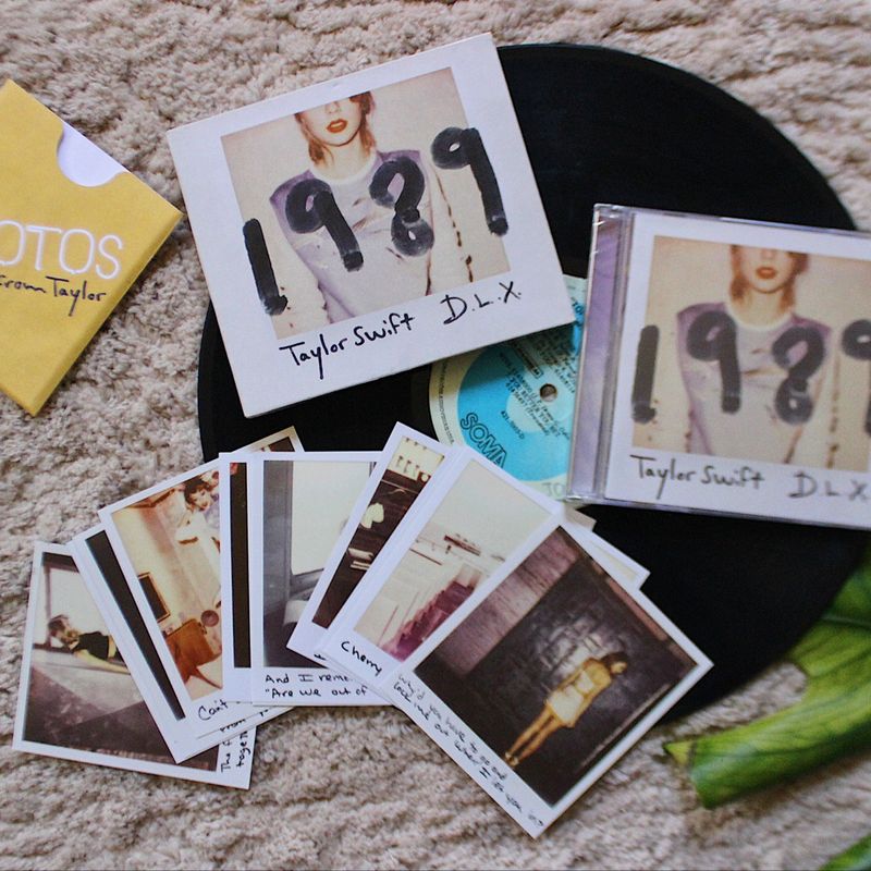 TAYLOR SWIFT - 1989 Deluxe CD (Target exclusive)