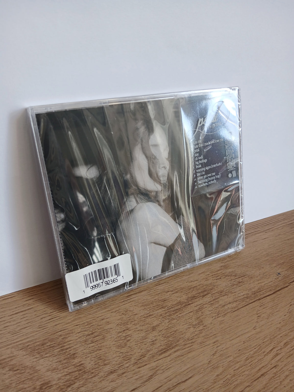 ARIANA GRANDE - Petal CD (ver fotos)