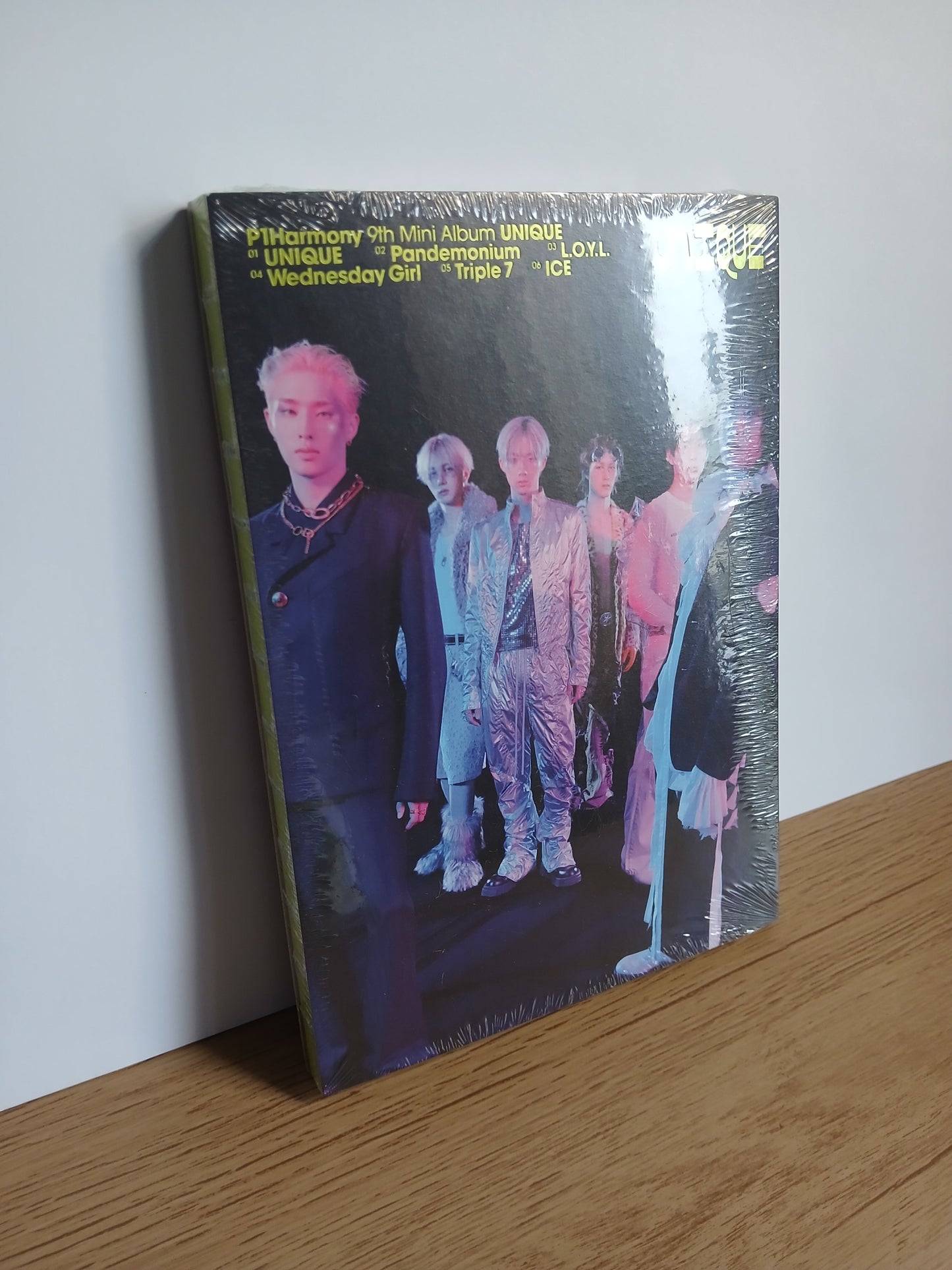 P1HARMONY - UNIQUE (9th Mini Album) PHOTOBOOK