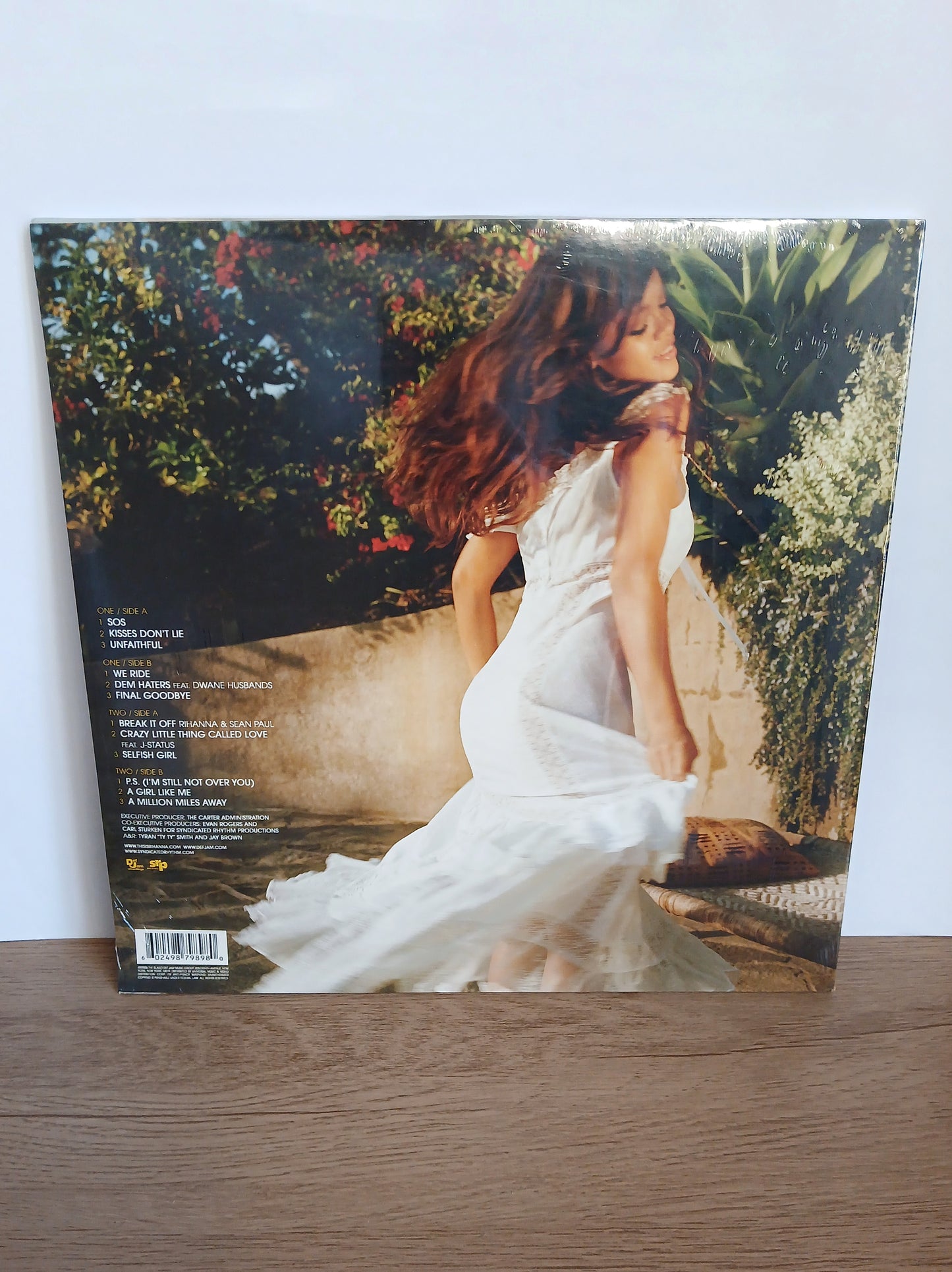 RIHANNA - A Girl Like Me VINILO
