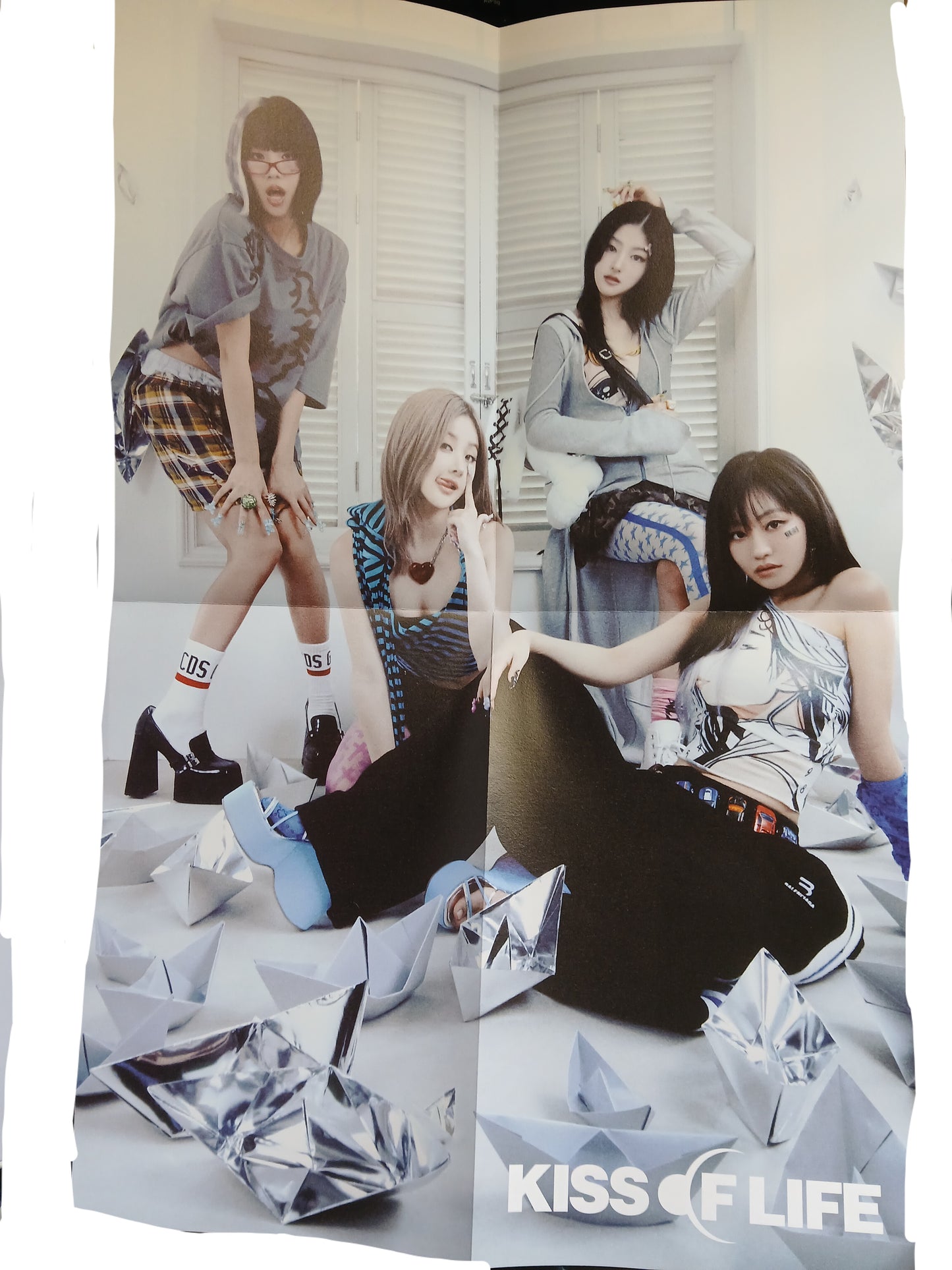 KISS OF LIFE - LOSE YOURSELF (3rd Mini Album) MAGAZINE Version (ver fotos)