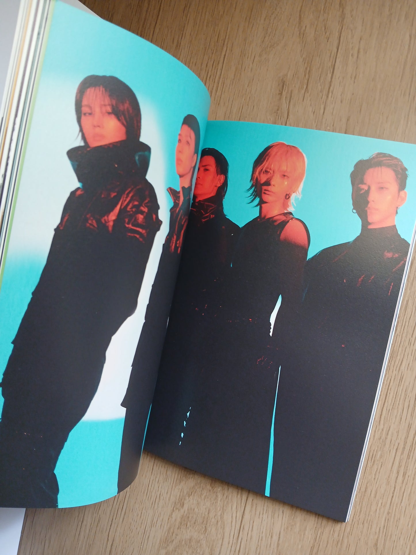 XDINARY HEROES - DEAD AND (8th Mini Album) PHOTOBOOK HERO (ver fotos)