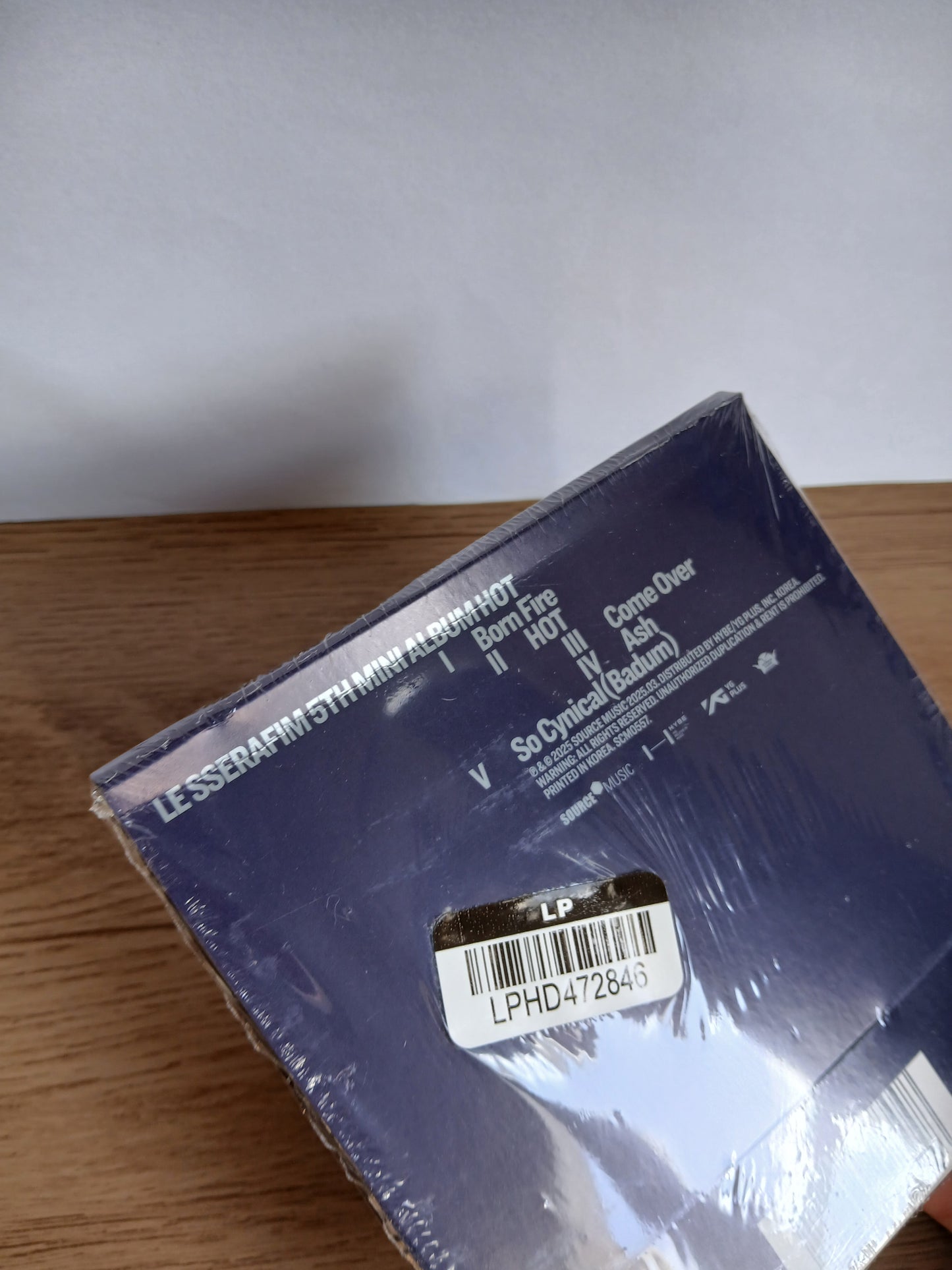 LE SSERAFIM - HOT (5th Mini Album) COMPACT BLUE SHIMMER