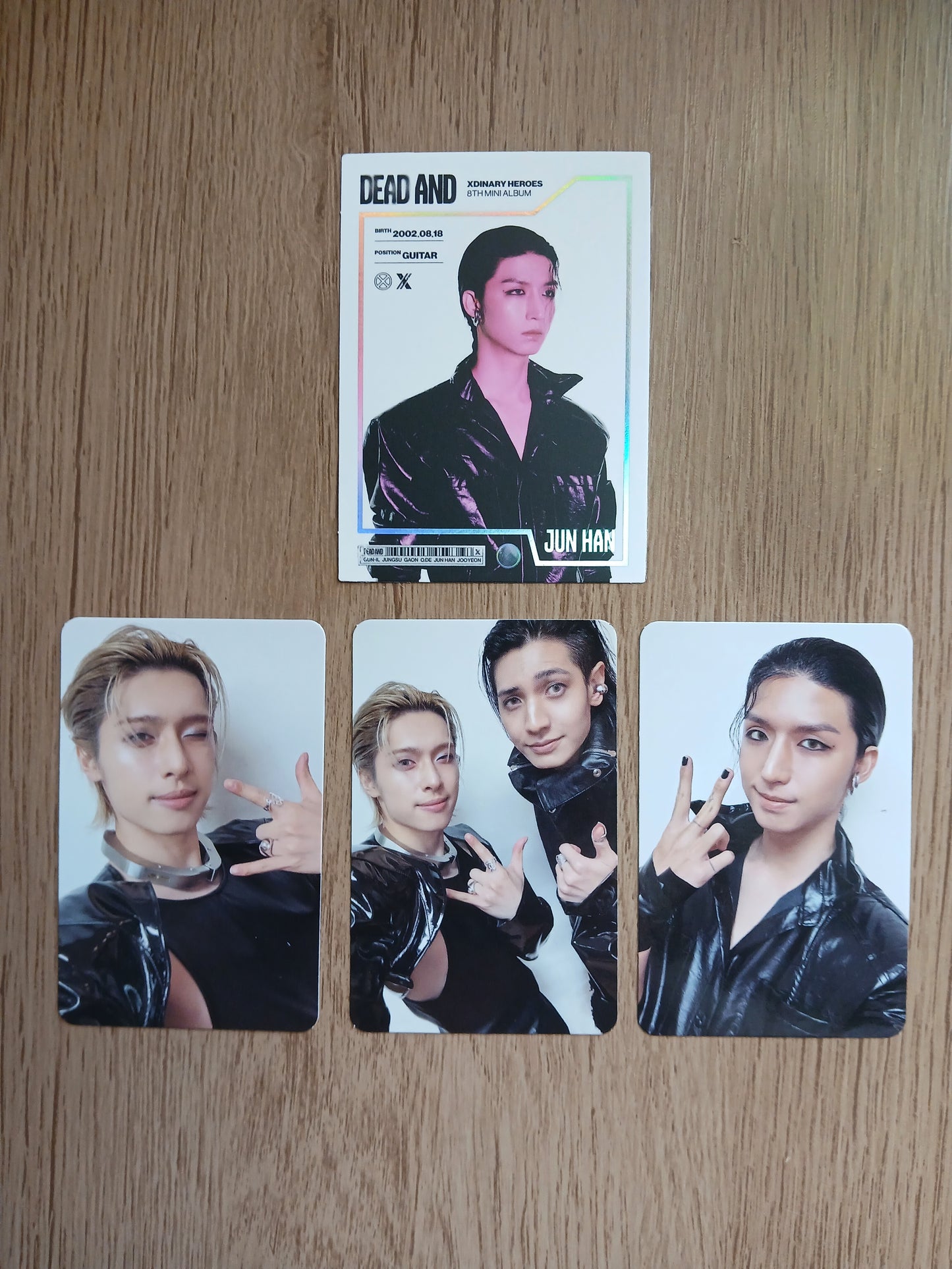 XDINARY HEROES - DEAD AND (8th Mini Album) PHOTOBOOK HERO (ver fotos)