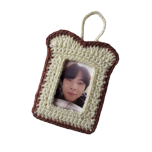 PHOTOCARD HOLDER CROCHET - Bread