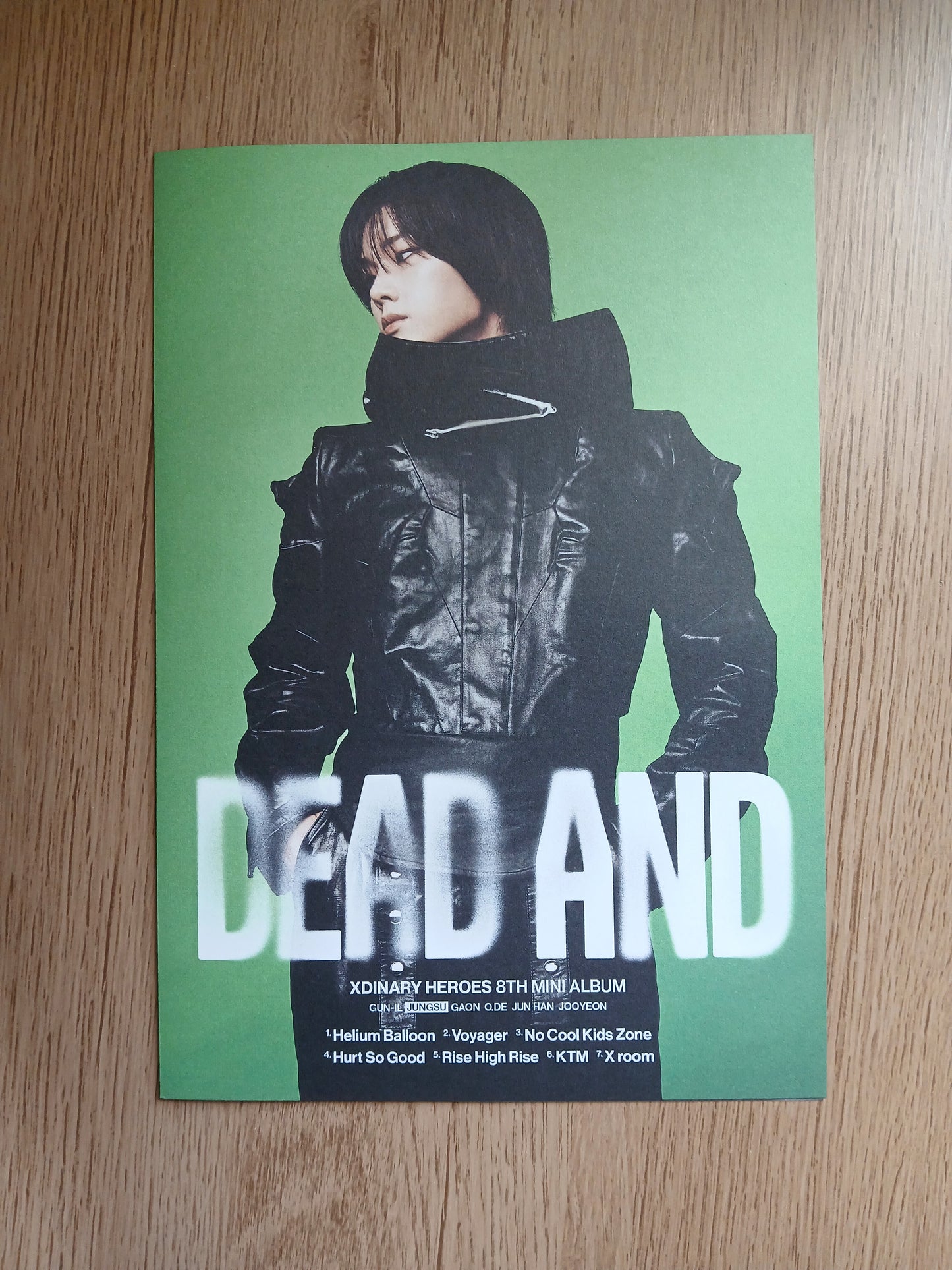 XDINARY HEROES - DEAD AND (8th Mini Album) PHOTOBOOK HERO (ver fotos)