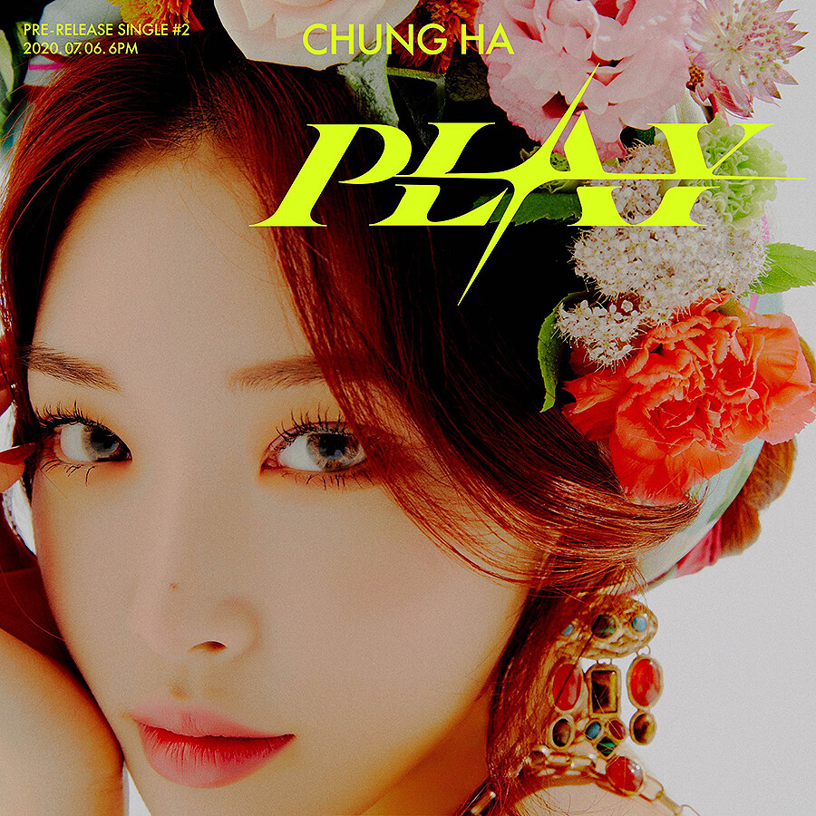 CHUNGHA - PLAY Maxi Single (Single Album)