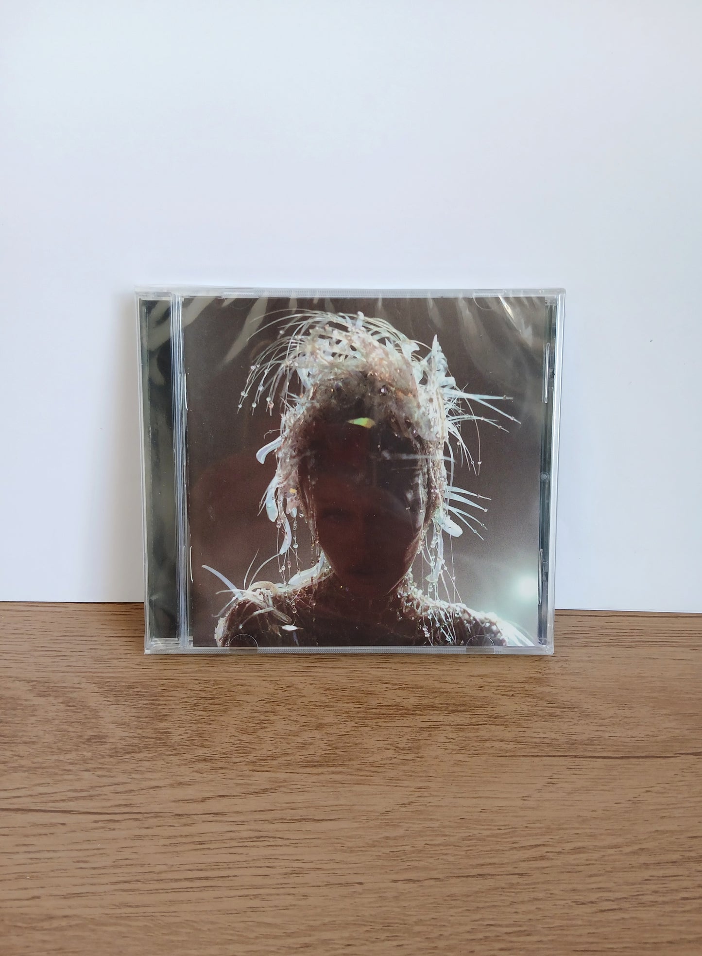 MILEY CYRUS - Something beautiful CD ver fotos
