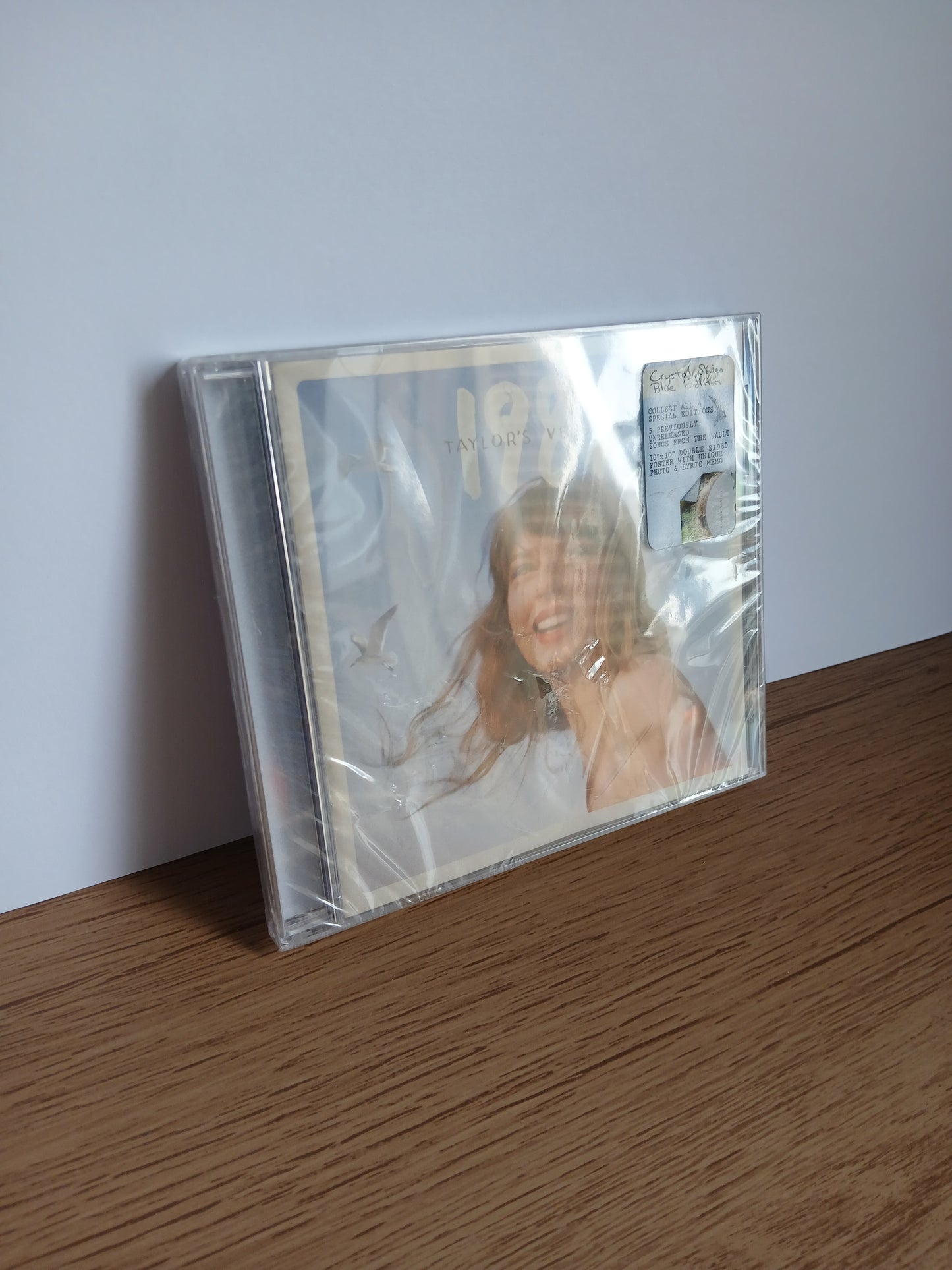 TAYLOR SWIFT - 1989 (Taylor's version) Crystal Skies Blue CD