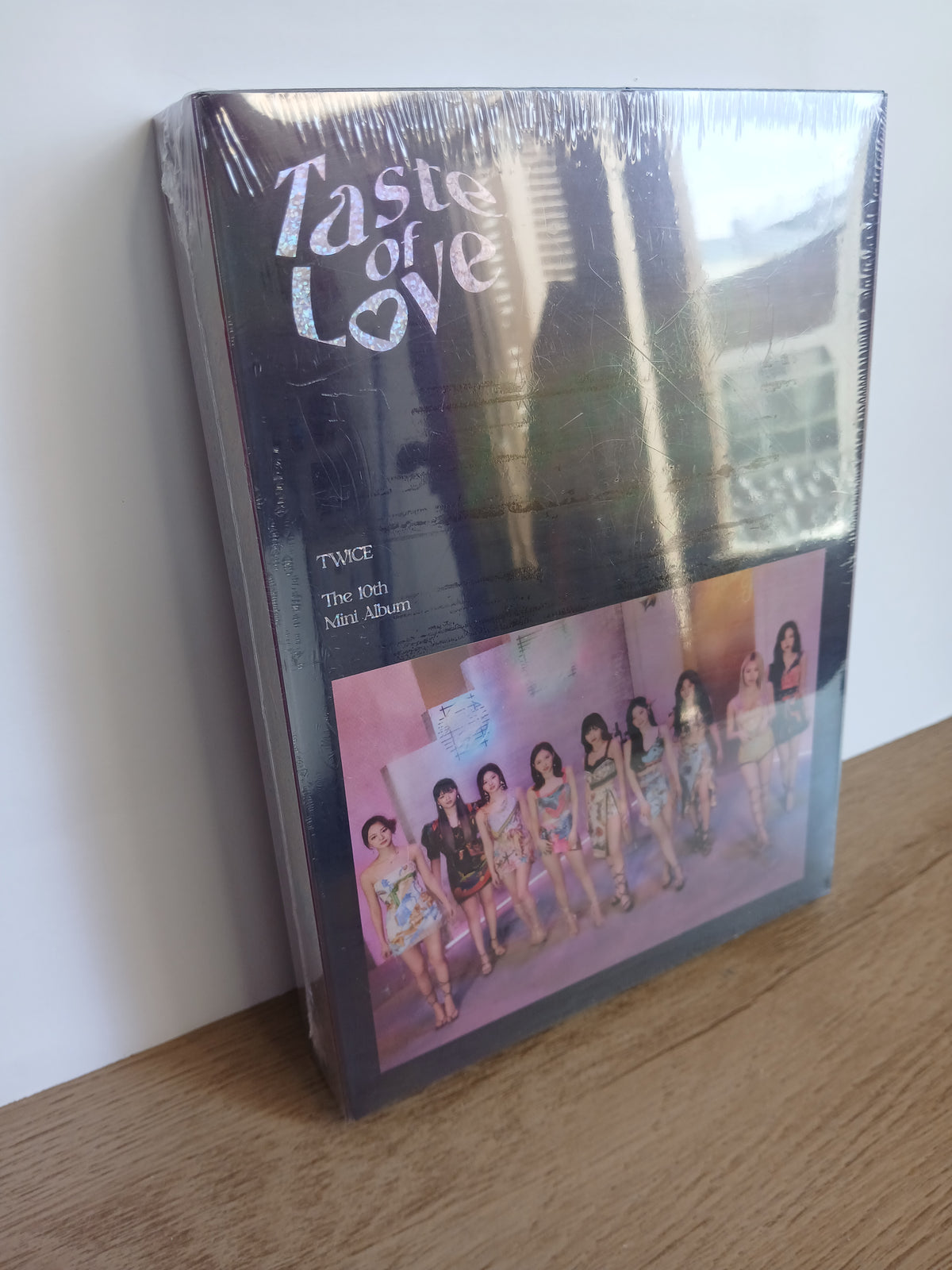 TWICE - TASTE OF LOVE (10th Mini Album)