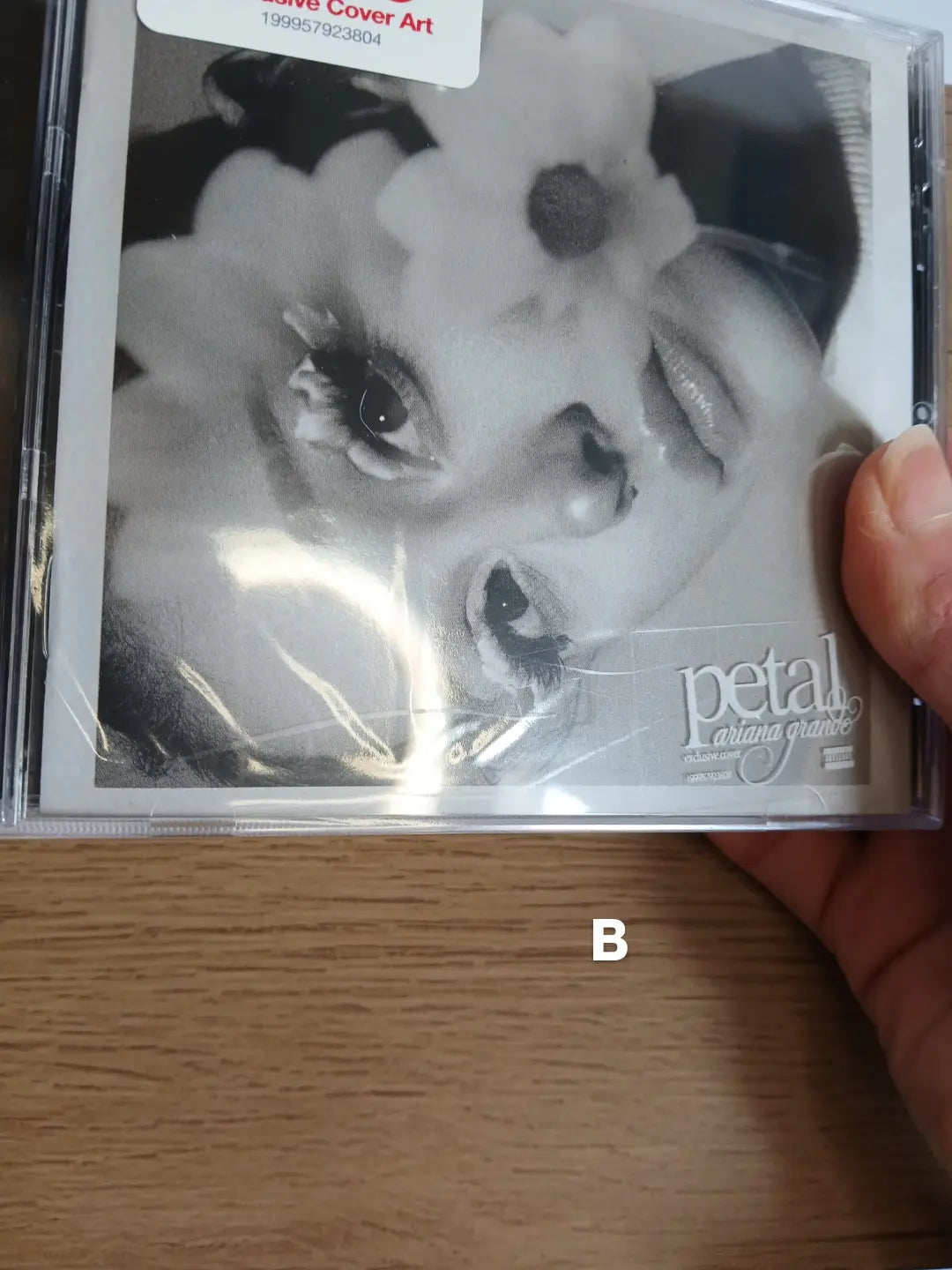 ARIANA GRANDE - Petal CD (Target Exclusive) (ver fotos)