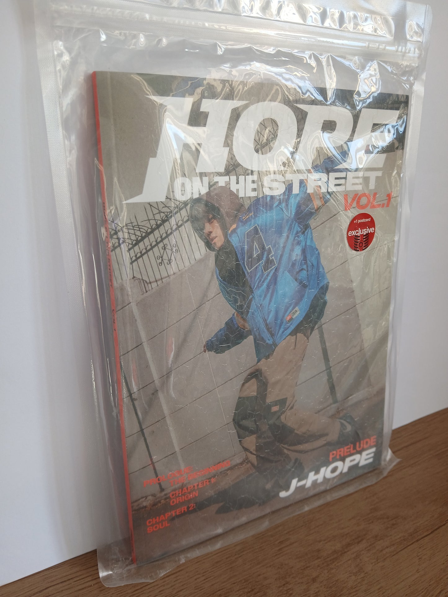J-HOPE (BTS) - HOPE ON THE STREET Target Exclusive (ver fotos)
