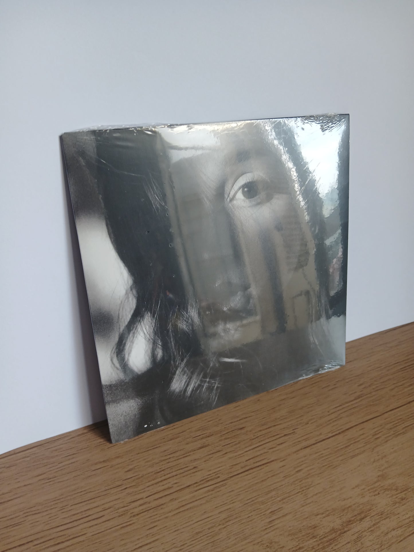 ARIANA GRANDE - hate that i made you love me VINILO fluffy tail gray