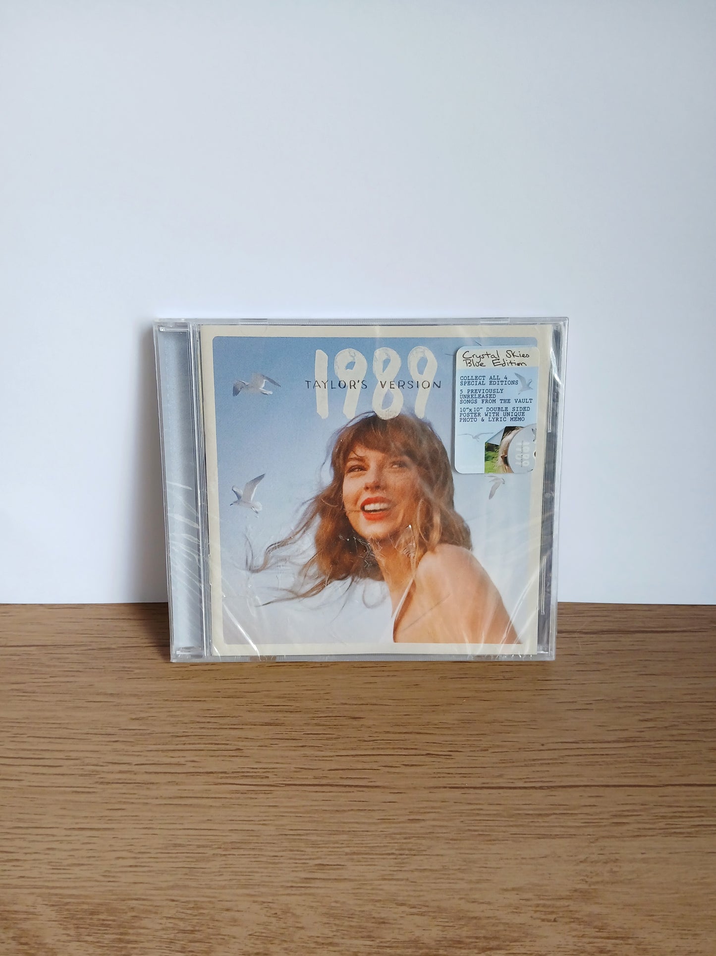 TAYLOR SWIFT - 1989 (Taylor's version) Crystal Skies Blue CD
