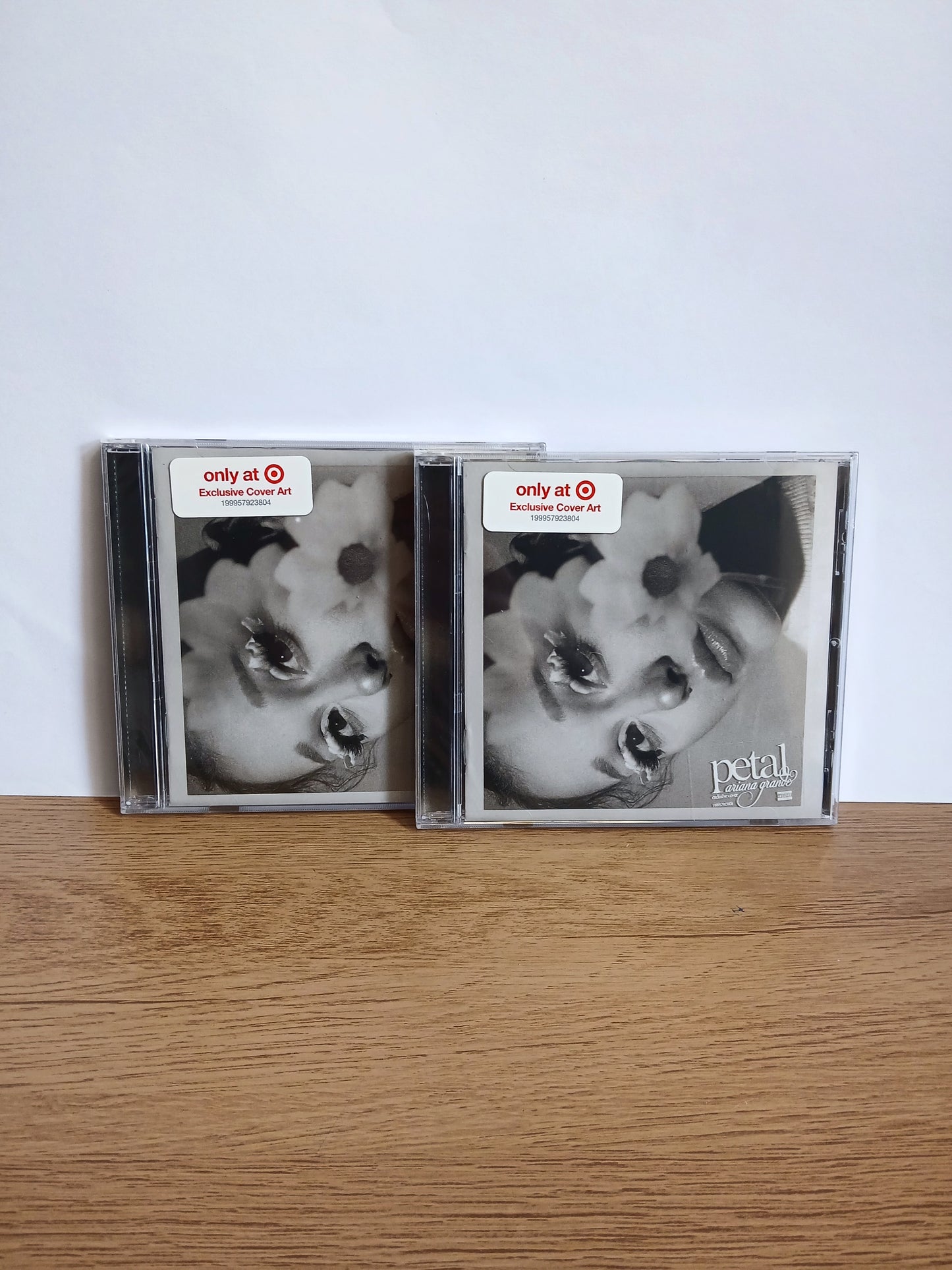 ARIANA GRANDE - Petal CD (Target Exclusive) (ver fotos)