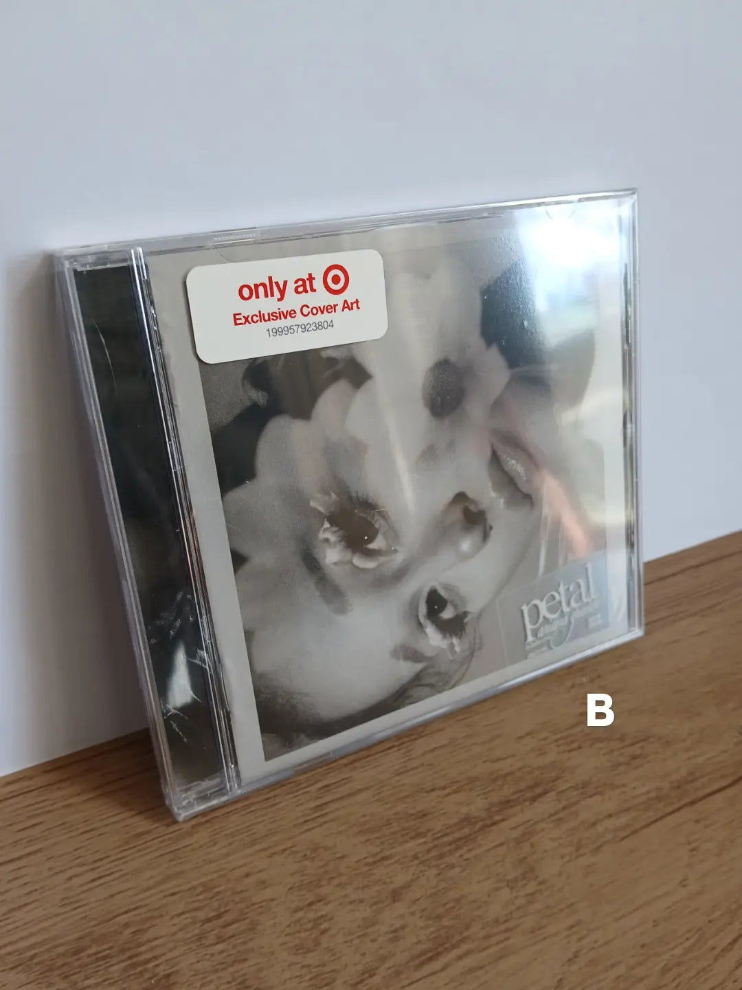 ARIANA GRANDE - Petal CD (Target Exclusive) (ver fotos)