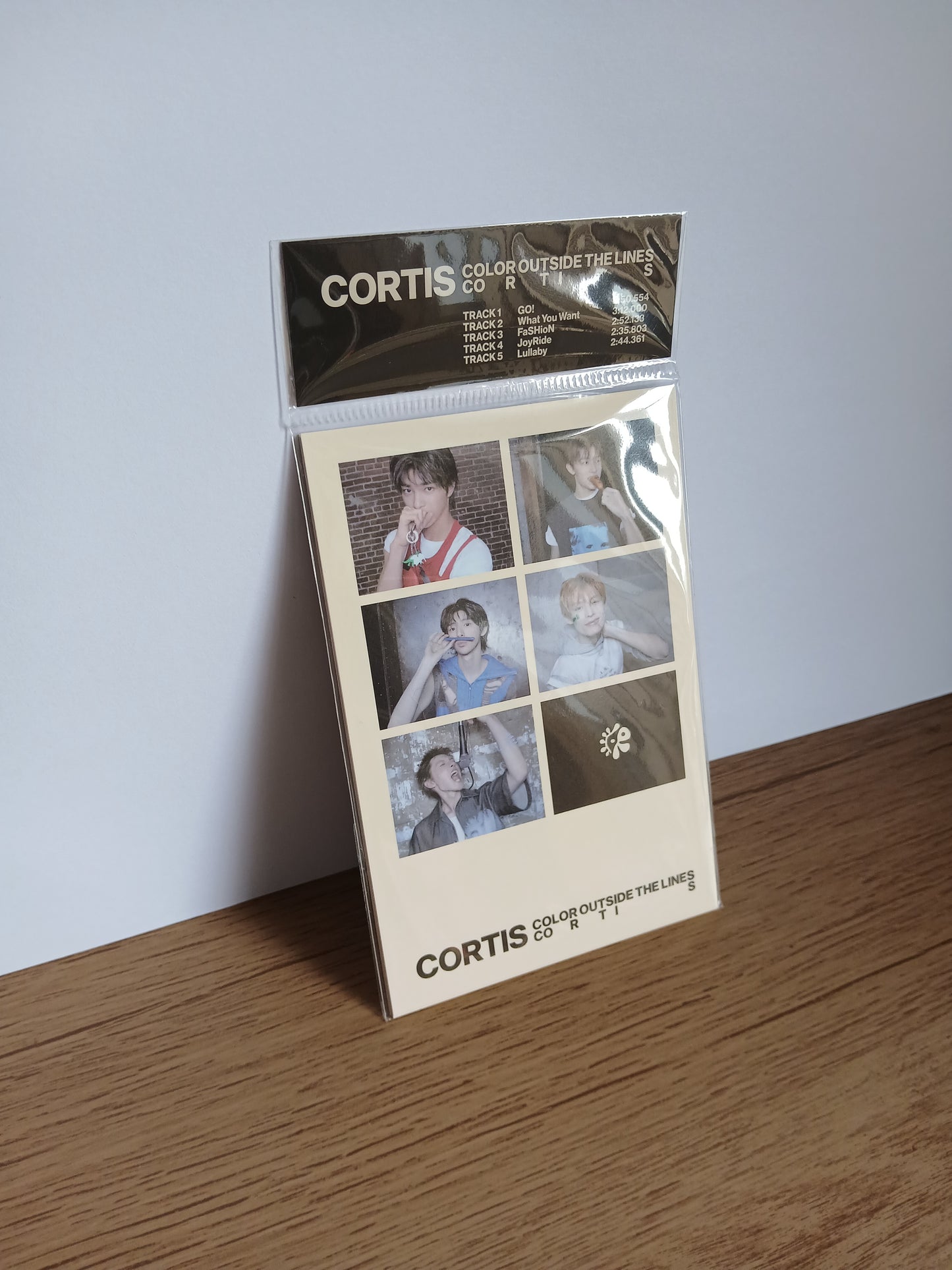 CORTIS - COLOR OUTSIDE THE LINES (1st EP Album) WEVERSE ALBUM B