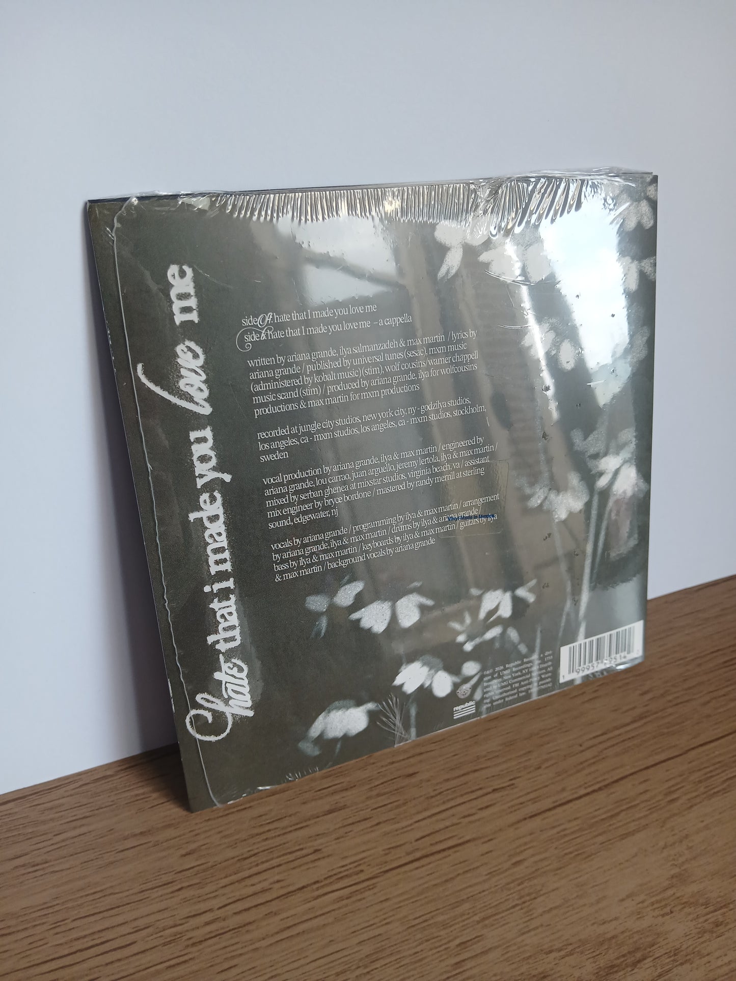 ARIANA GRANDE - hate that i made you love me VINILO fluffy tail gray