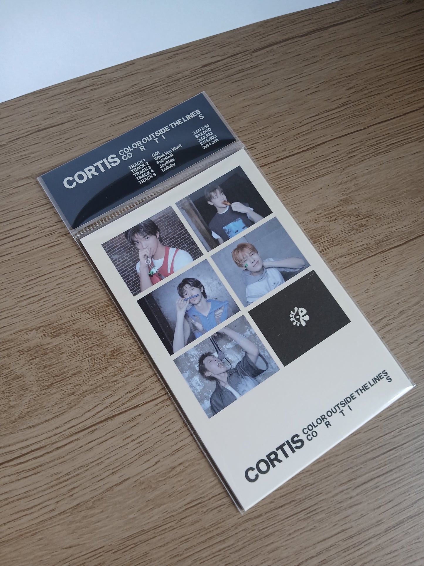 CORTIS - COLOR OUTSIDE THE LINES (1st EP Album) WEVERSE ALBUM B