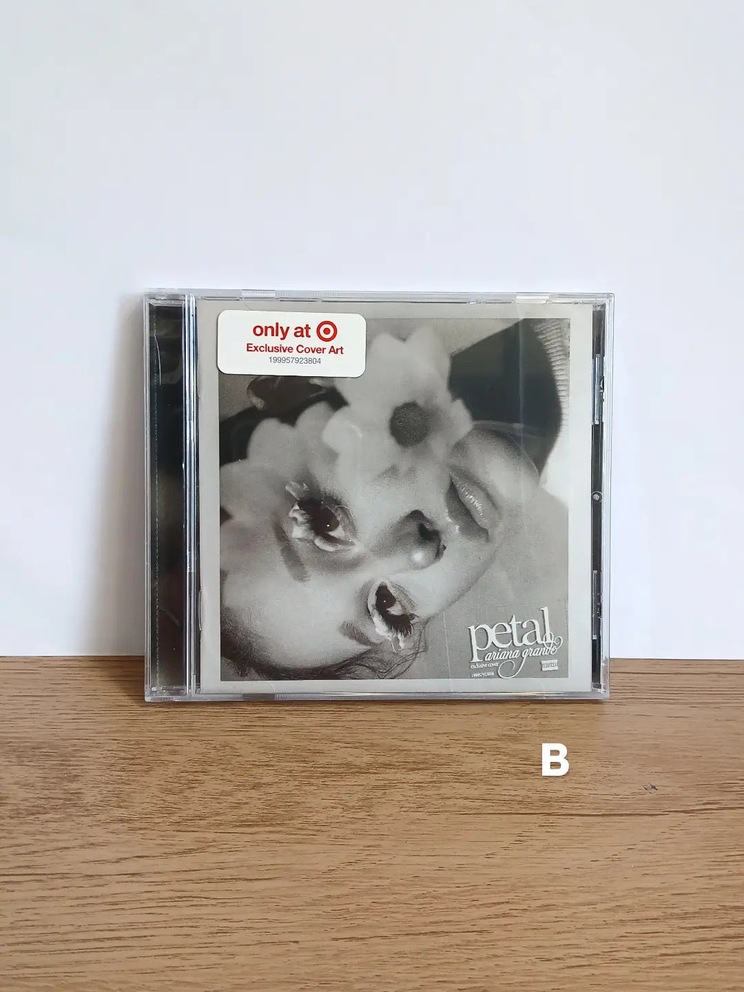 ARIANA GRANDE - Petal CD (Target Exclusive) (ver fotos)