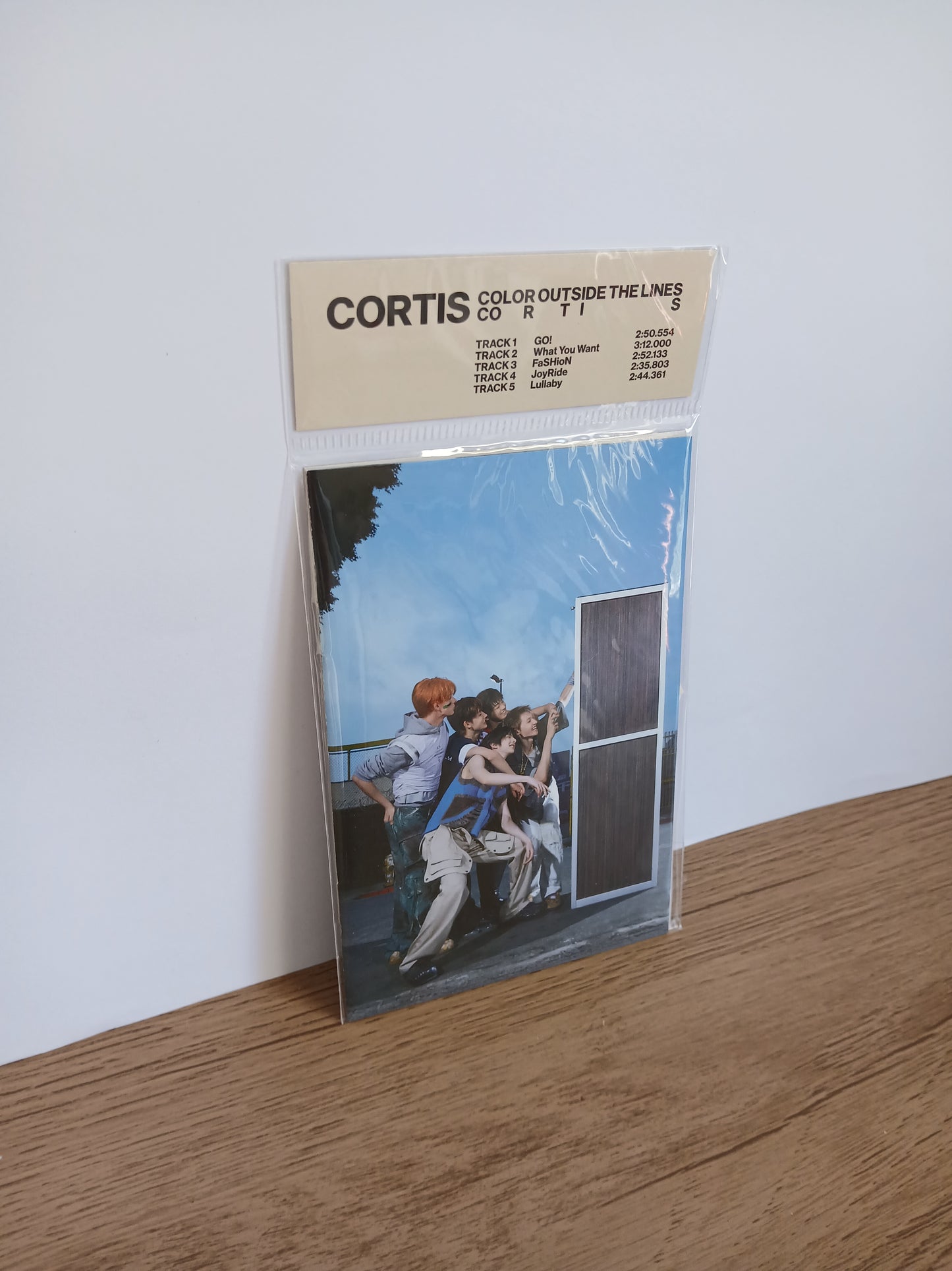 CORTIS - COLOR OUTSIDE THE LINES (1st EP Album) WEVERSE ALBUMS A