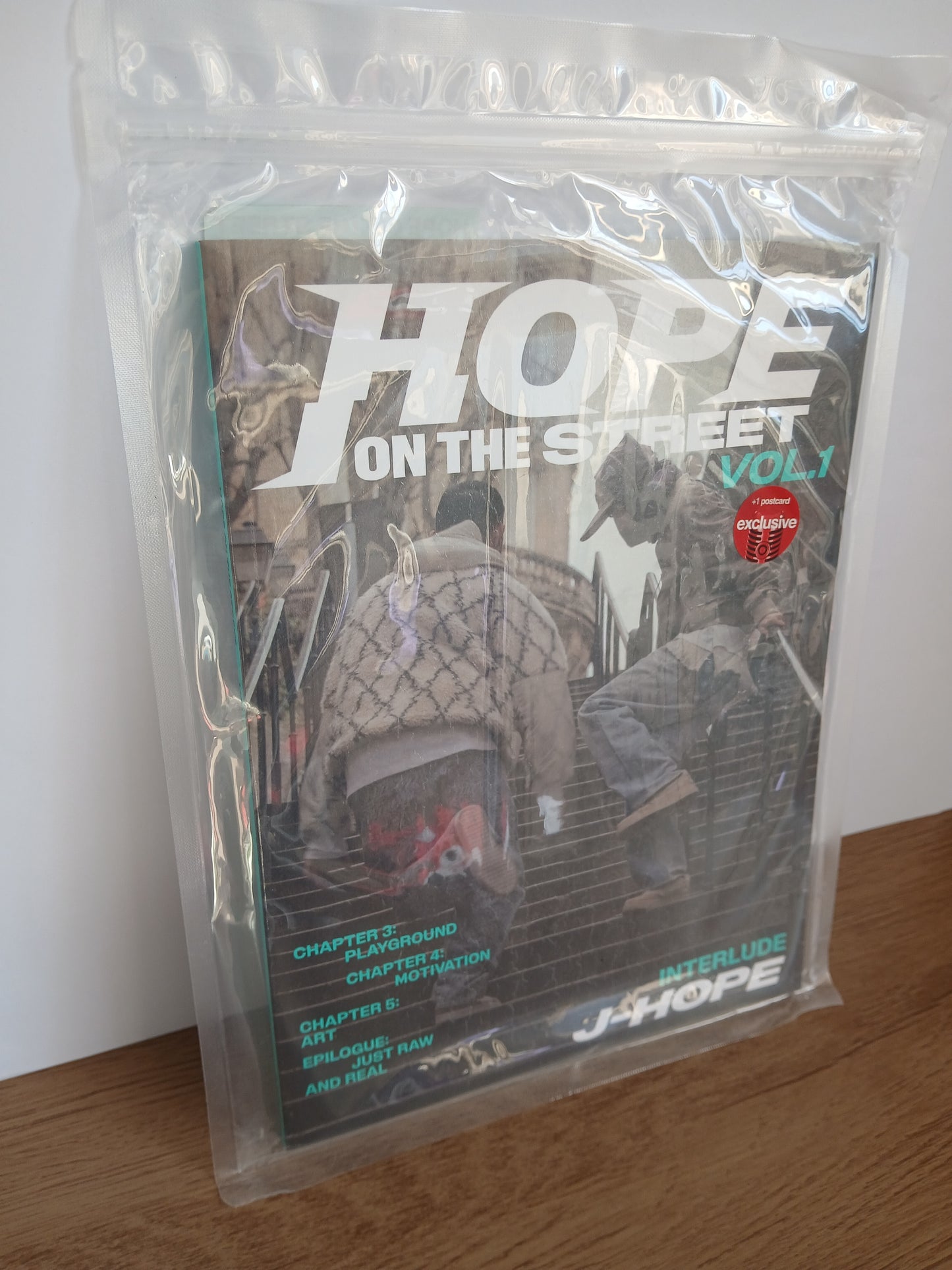 J-HOPE (BTS) - HOPE ON THE STREET Target Exclusive (ver fotos)