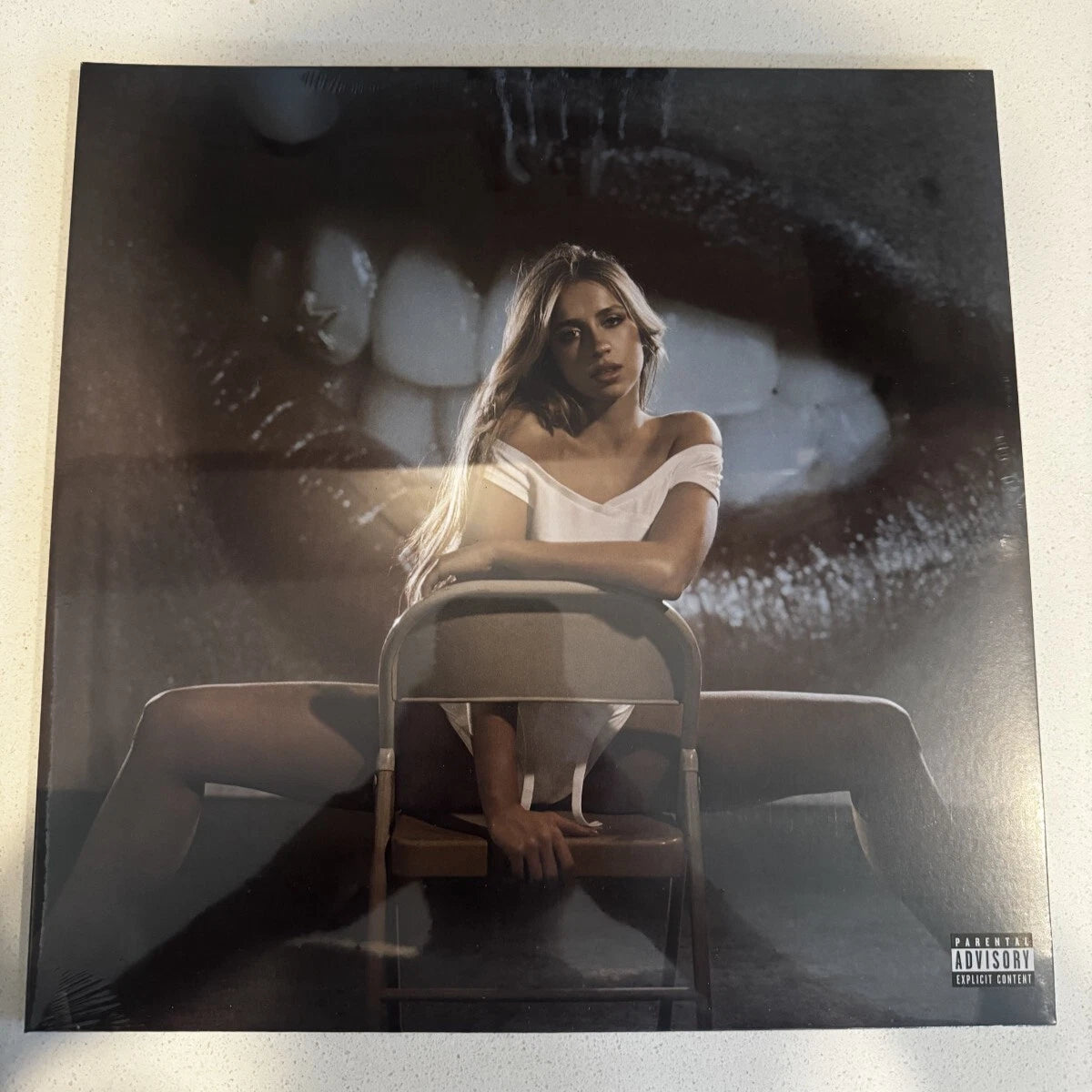 TATE MCRAE - So close to what VINILO Poster AUTOGRAFIADO (Alt cover)